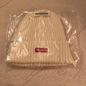 Authentic Supreme Bennie White with Box Logo